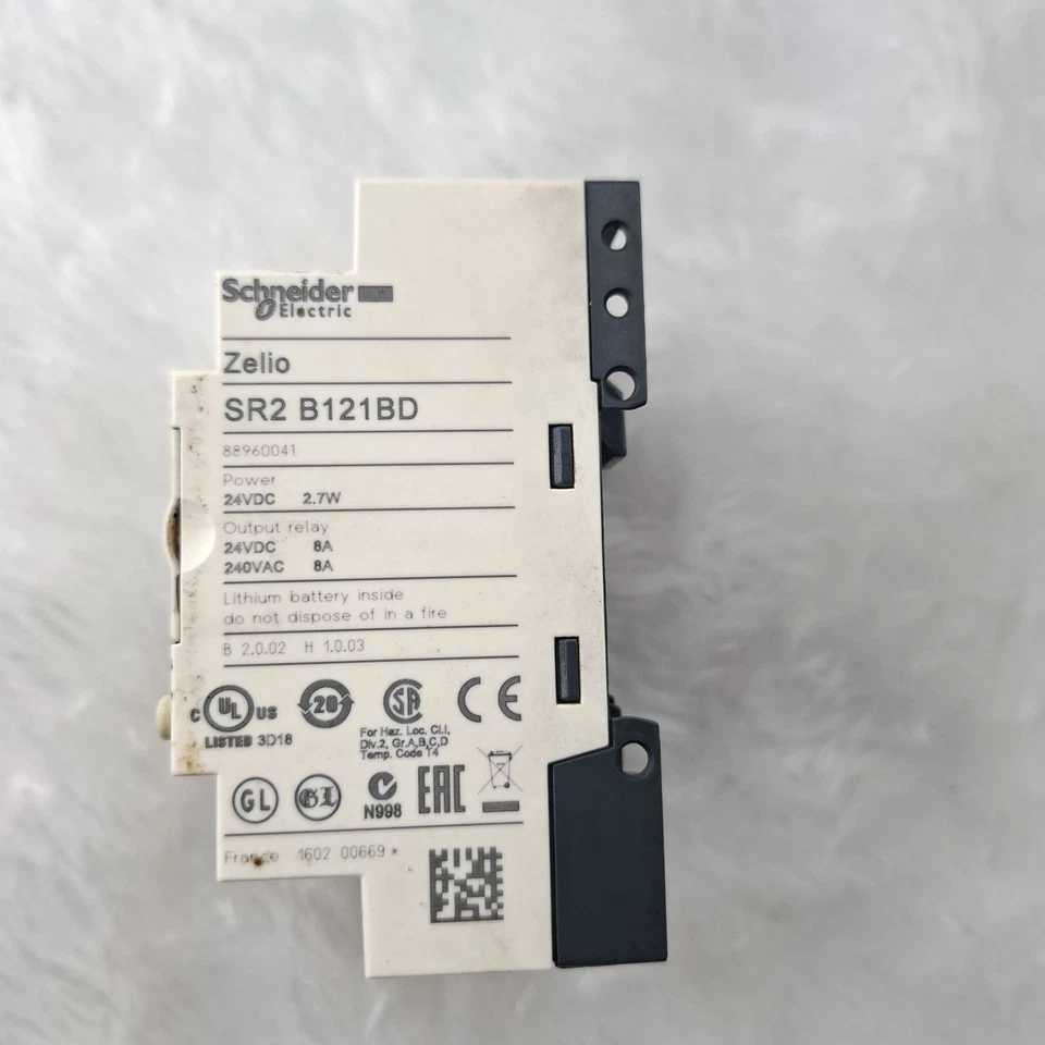 Schneider Electric Zelio SR2 B121BD Compact Smart Relay 24VDc SR2B121BD
